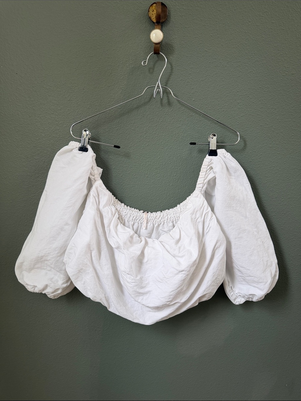 FREE PEOPLE Size XS Hippie Boho Peasant White Off Shoulder Bubble Crop Top